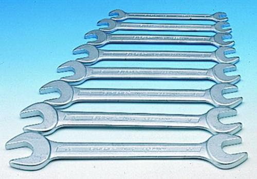 Double open-ended spanner set