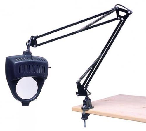 lupa s osvětlením